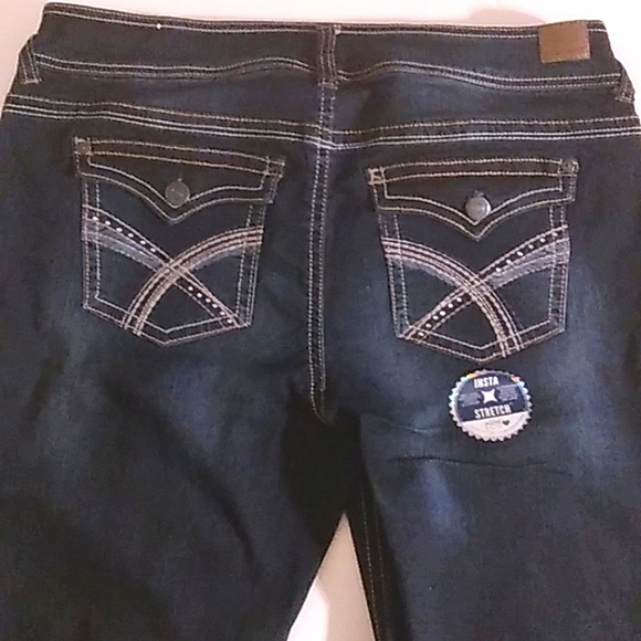 NWT☆Awesome Juniors ☆WALLFLOWERS☆The Luscious Curvy☆Bootcut Jeans - Picture 9 of 14